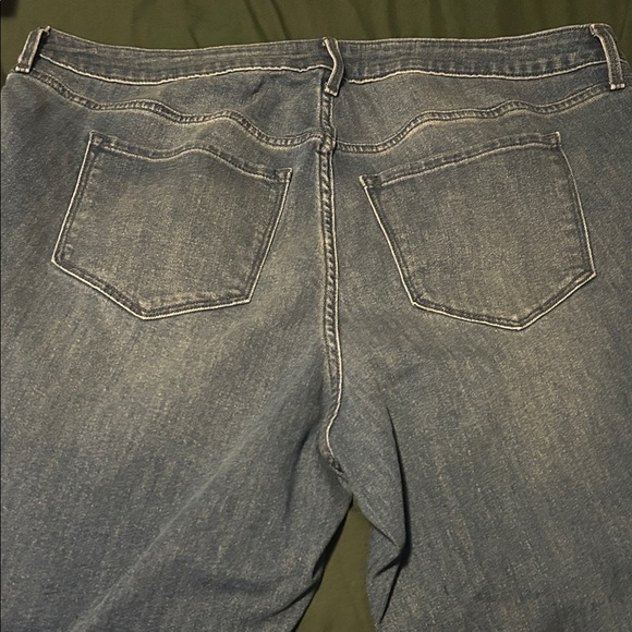 Old Navy Women's Dark Blue Ankle Jeans - Picture 3 of 6